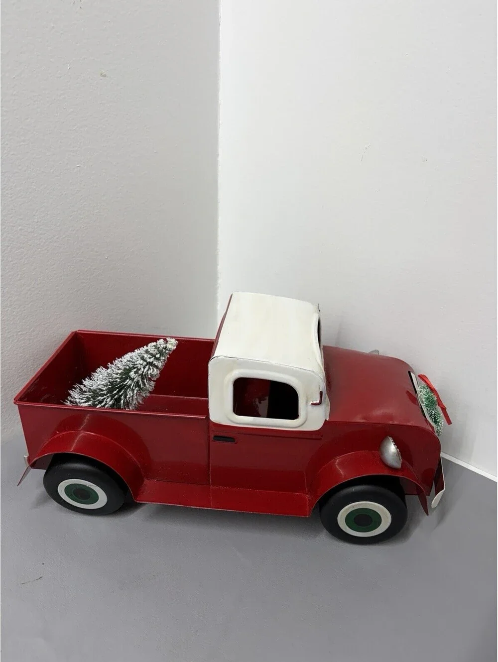 Christmas Truck Decor 15